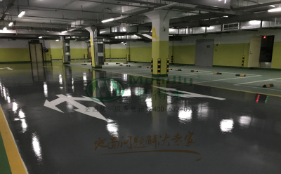 ‌旧地面翻新方案：青松路街道环氧地坪涂层覆盖混凝土裂缝修复技术